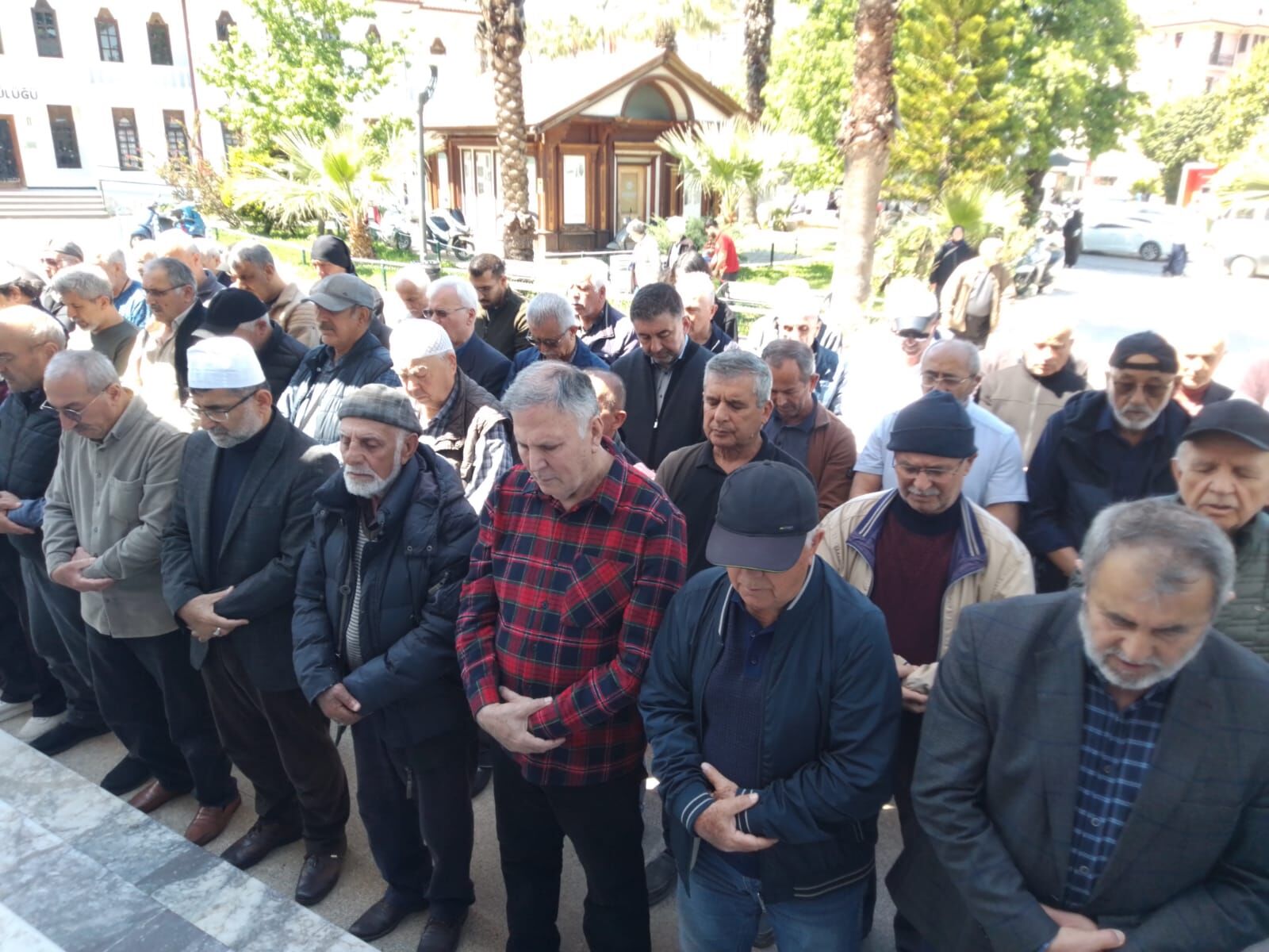 Emekli Öğretmen Son Yolculuğuna Uğurlandı
