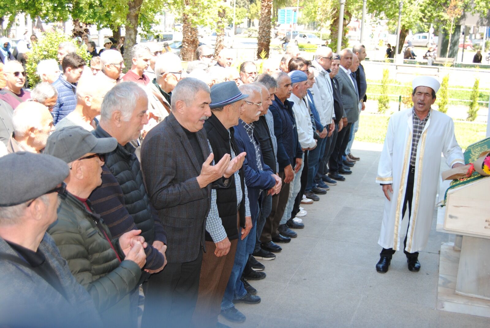 Emekli Öğretmen Son Yolculuğuna Uğurlandı