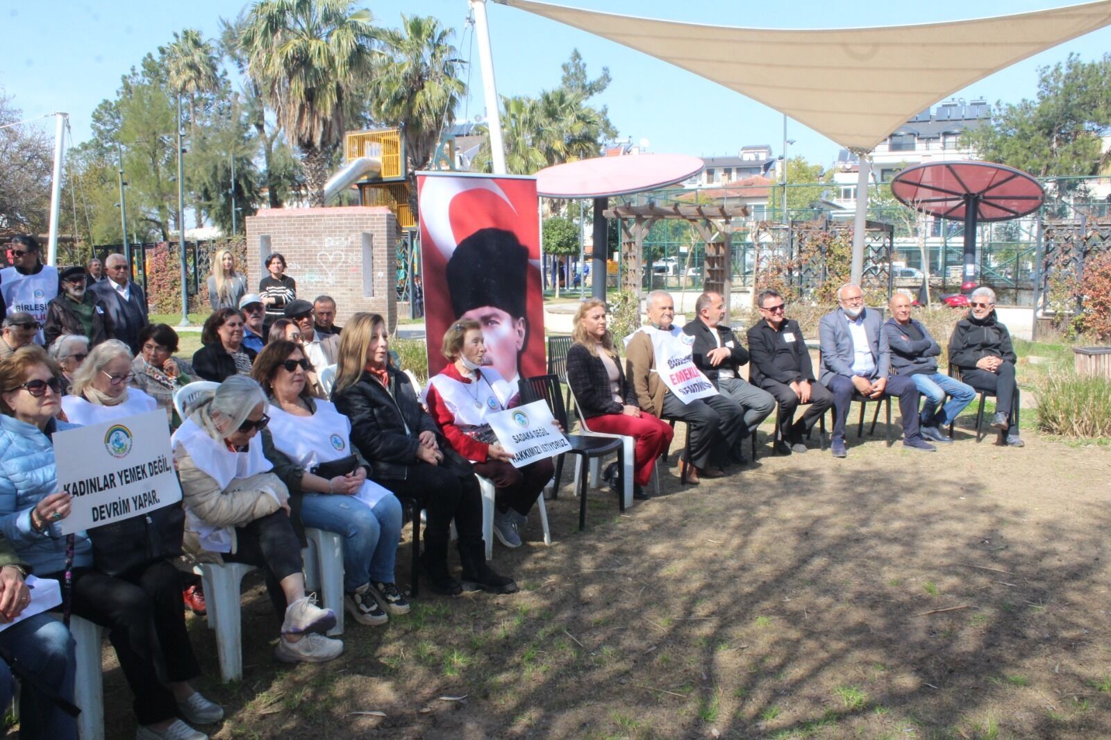 ‘’Emeklinin Hakkını Enflasyona Ezdirmeyeceğiz’’