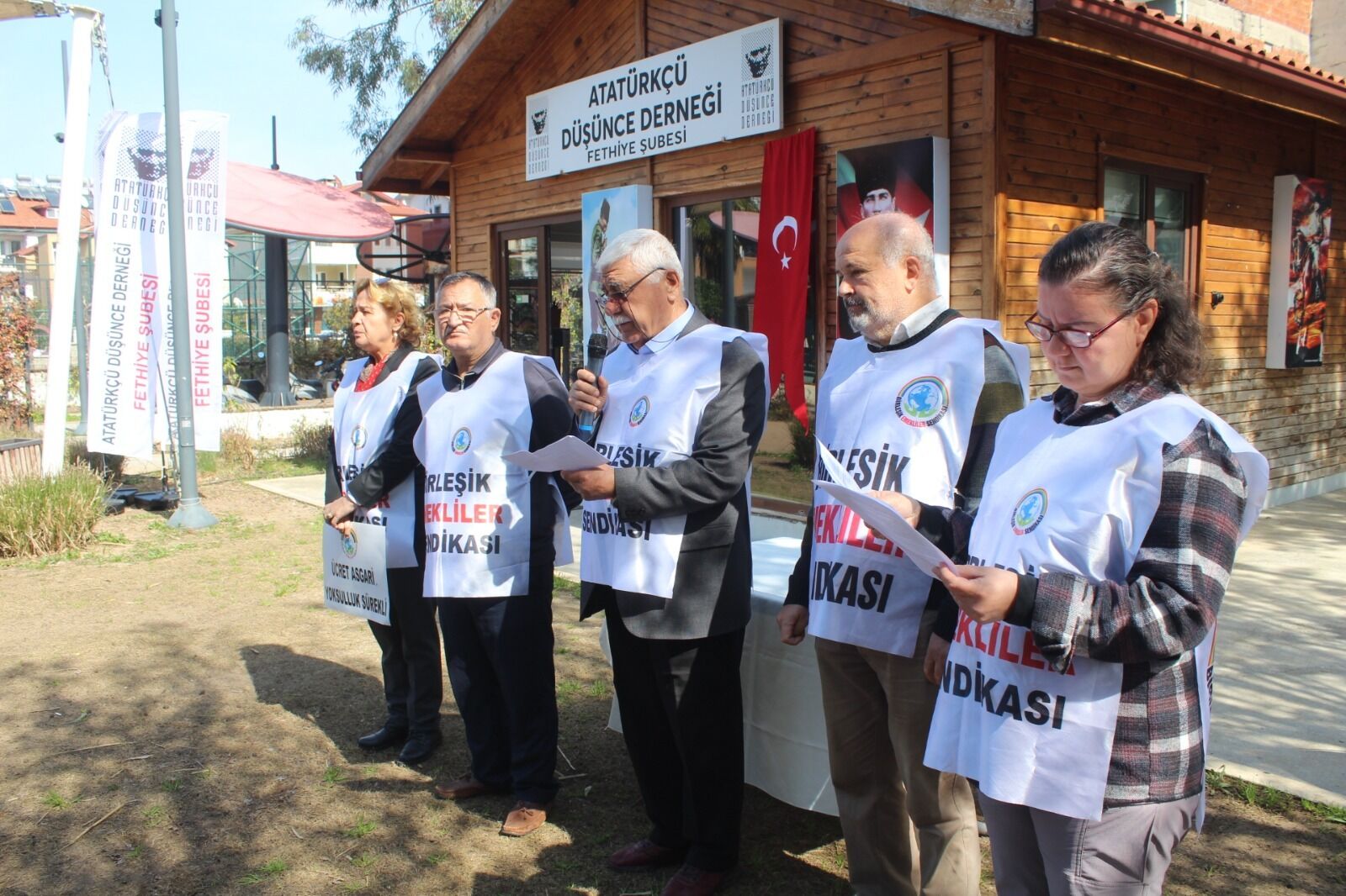 ‘’Emeklinin Hakkını Enflasyona Ezdirmeyeceğiz’’