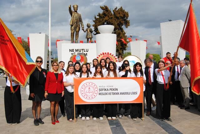 Fethiye’de Cumhuriyet Bayramı Coşkusu Çelenk Töreni İle Başladı