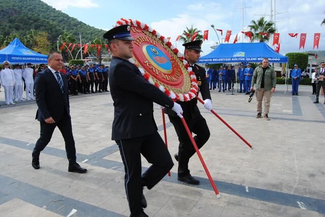 Fethiye’de Cumhuriyet Bayramı Coşkusu Çelenk Töreni İle Başladı