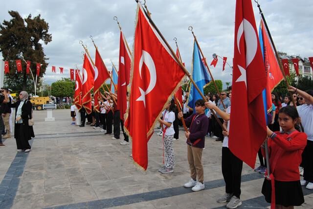 Fethiye’de Cumhuriyet Bayramı Coşkusu Çelenk Töreni İle Başladı