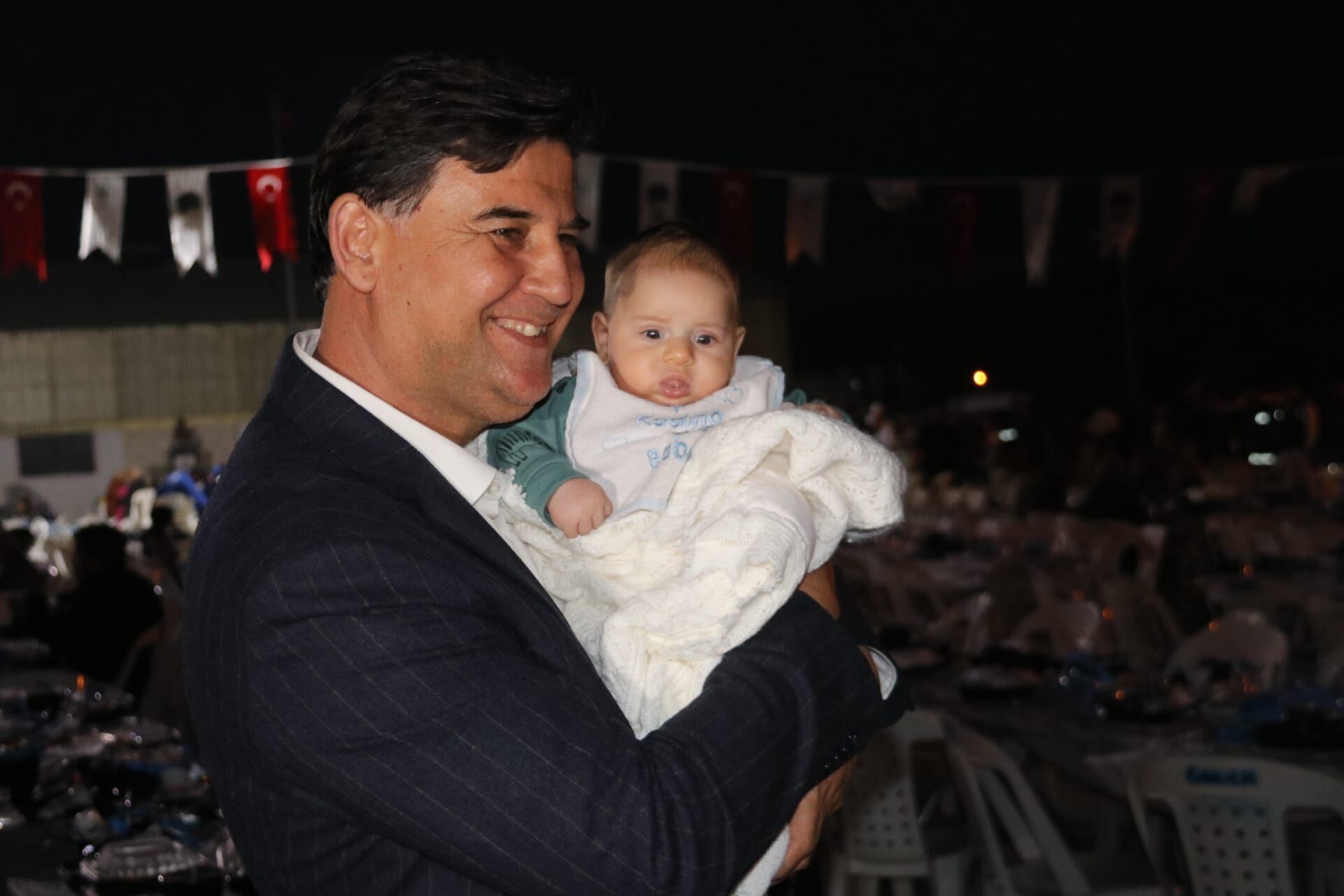 Esenköy’de Büyükşehir Belediyesinin İftar Sofrasında Yoğun Katılım