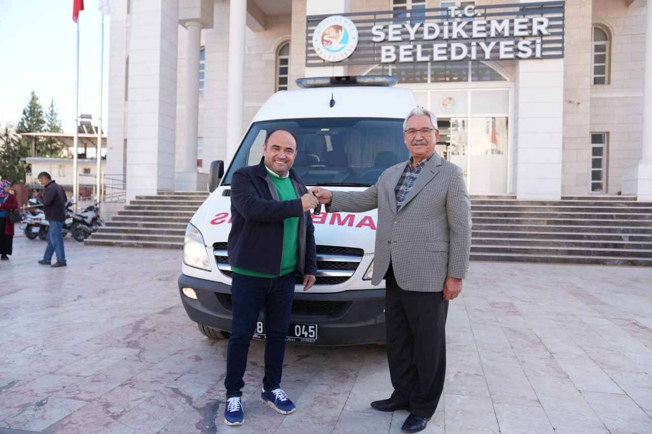 Esnaf Hastanesinden Seydikemer Belediyesi'ne Araç Desteği