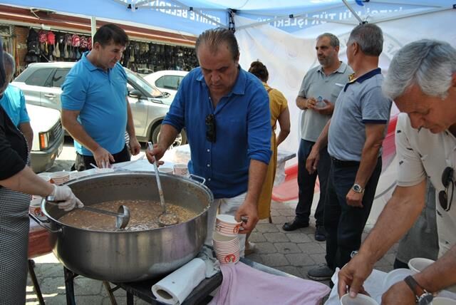 Esnaf Sanatkarlardan Geleneksel Aşure Etkinliğine Yoğun İlgi Oldu