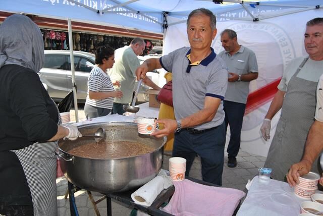 Esnaf Sanatkarlardan Geleneksel Aşure Etkinliğine Yoğun İlgi Oldu
