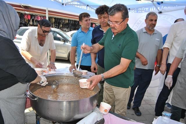 Esnaf Sanatkarlardan Geleneksel Aşure Etkinliğine Yoğun İlgi Oldu