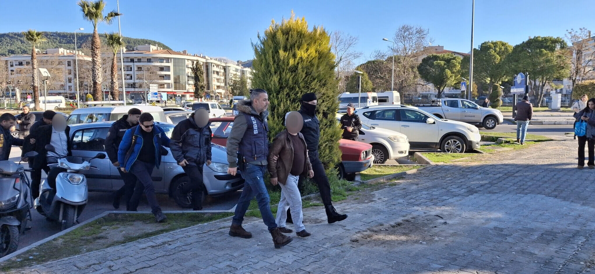 "Sakaraltı Sakarüstü Operasyonunun" Şüphelileri Adliyede