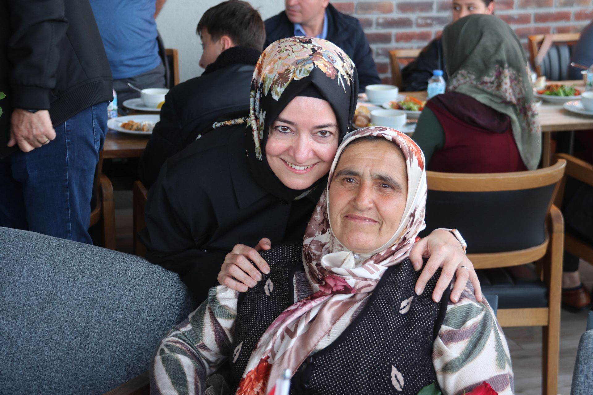 Fatma Betül Sayan Kaya, Fethiye'de Şehit Aileleri Ve Gazilerle Bir Araya Geldi