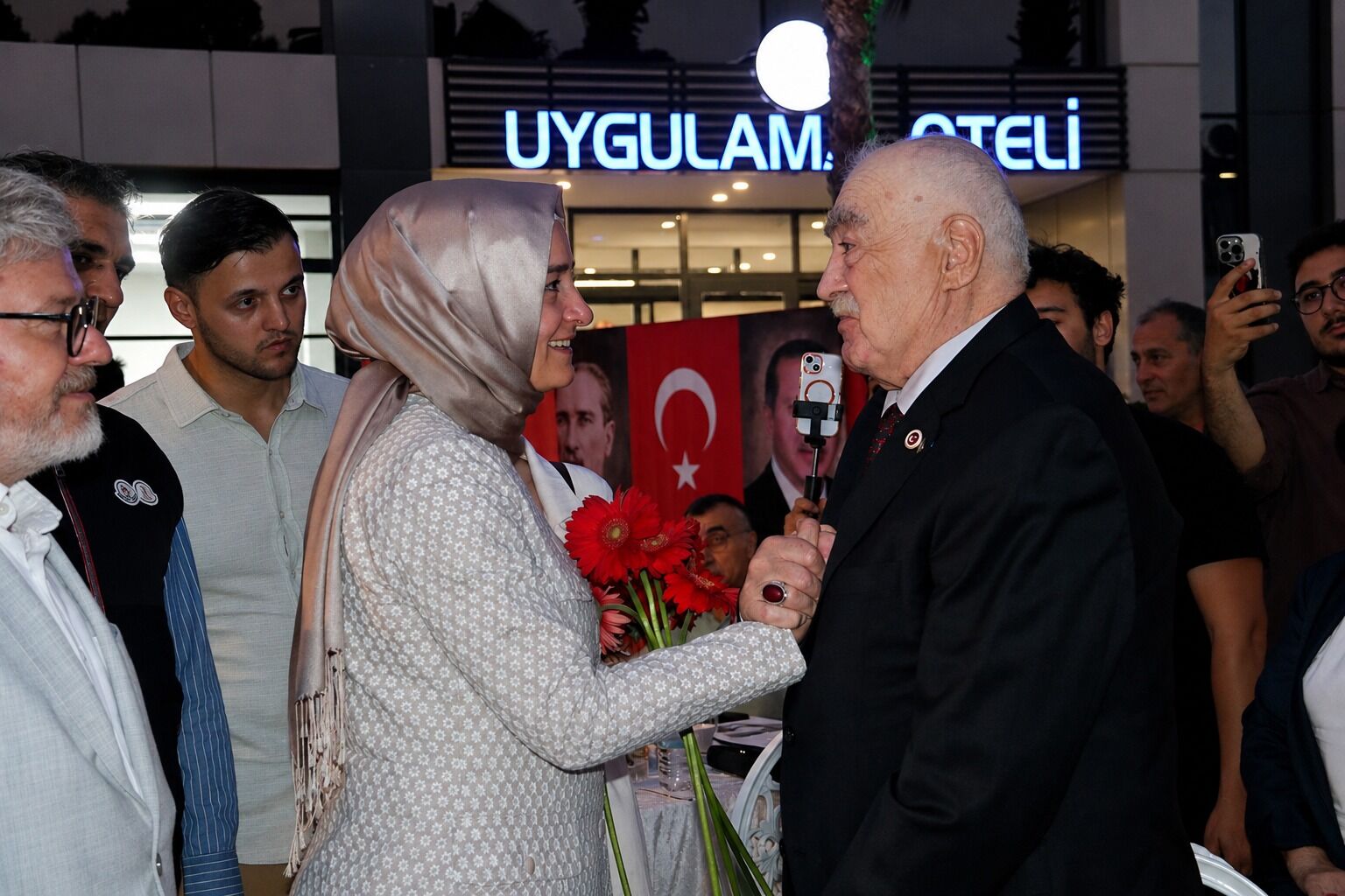 Fatma Betül Sayan Kaya, Fethiye’de Şehit Aileleri ve Gazilerle Buluştu