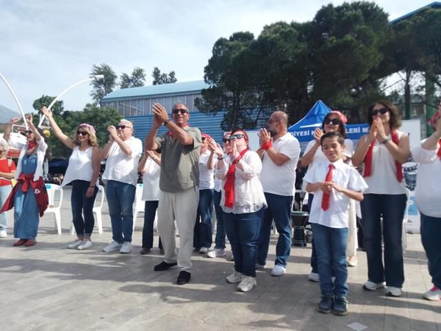 FETAV Ritim Korosu Ayakta Alkışlandı