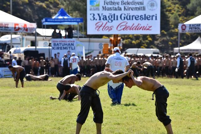 Fethiye Belediyesi 3. Mustafa Kiremitli Yağlı Güreşleri Coşkuyla Başladı