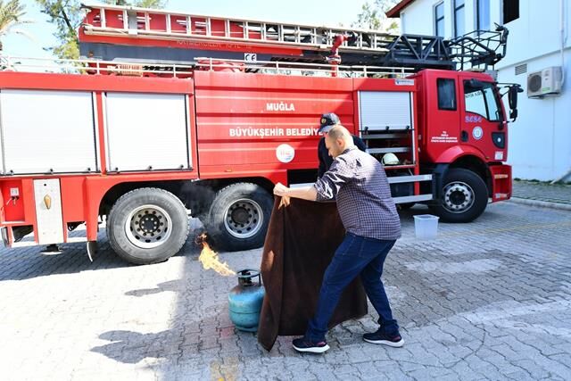 Fethiye Belediyesi Personeline Yangın Tatbikatı ve Eğitim Verildi