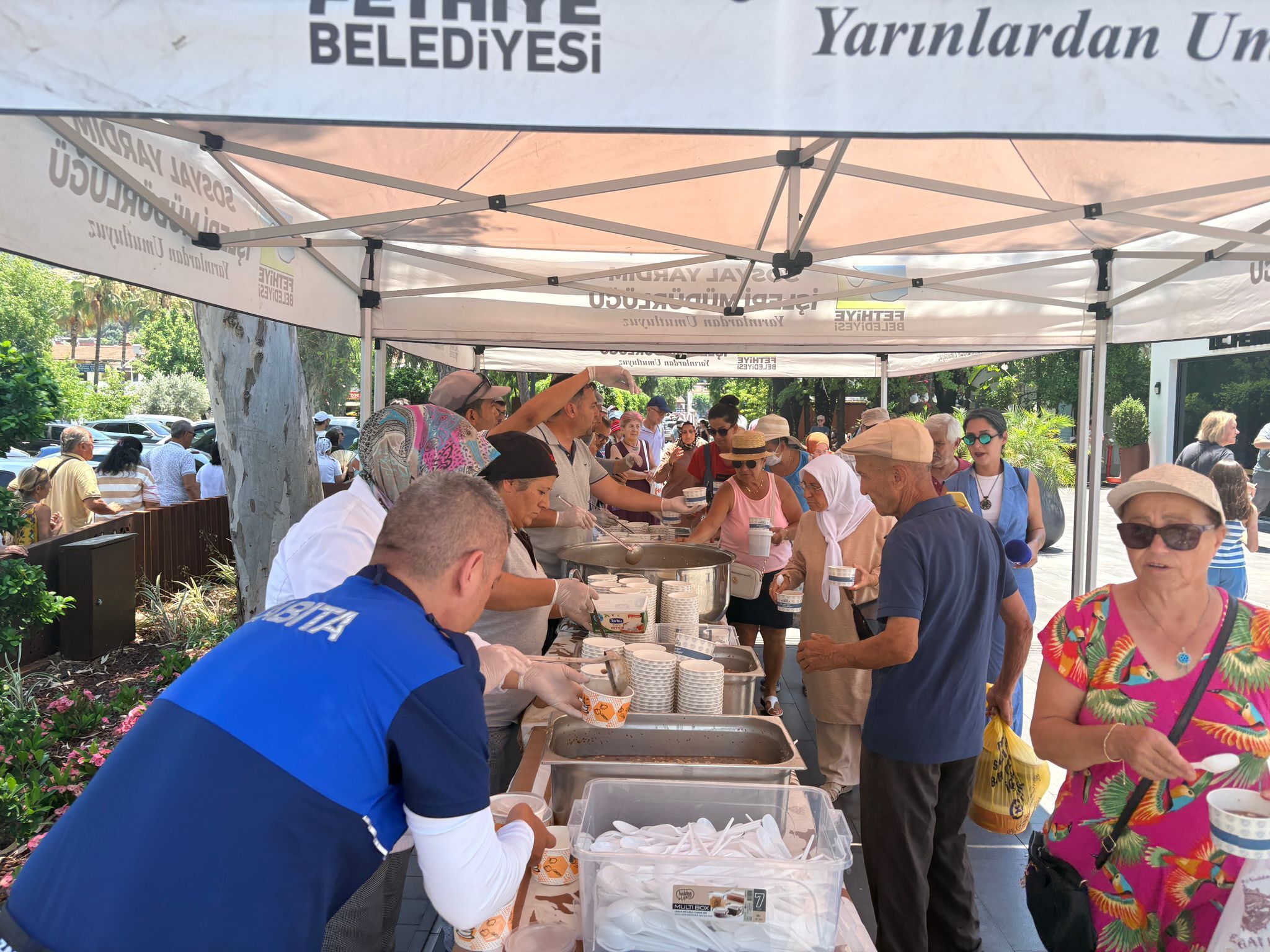 Fethiye Belediyesi’nde Aşure Kazanları Kaynadı