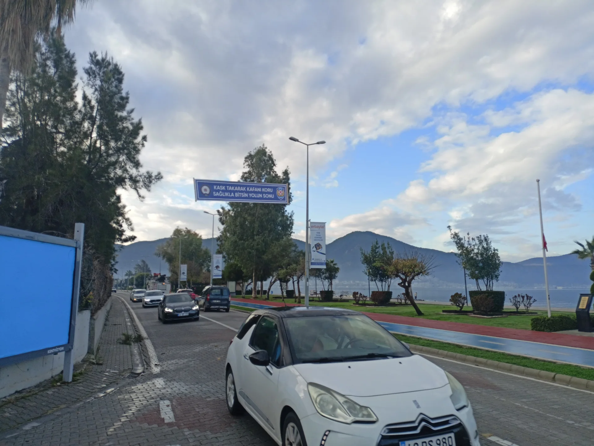 Fethiye Emniyetinden Farkındalık Pankartı