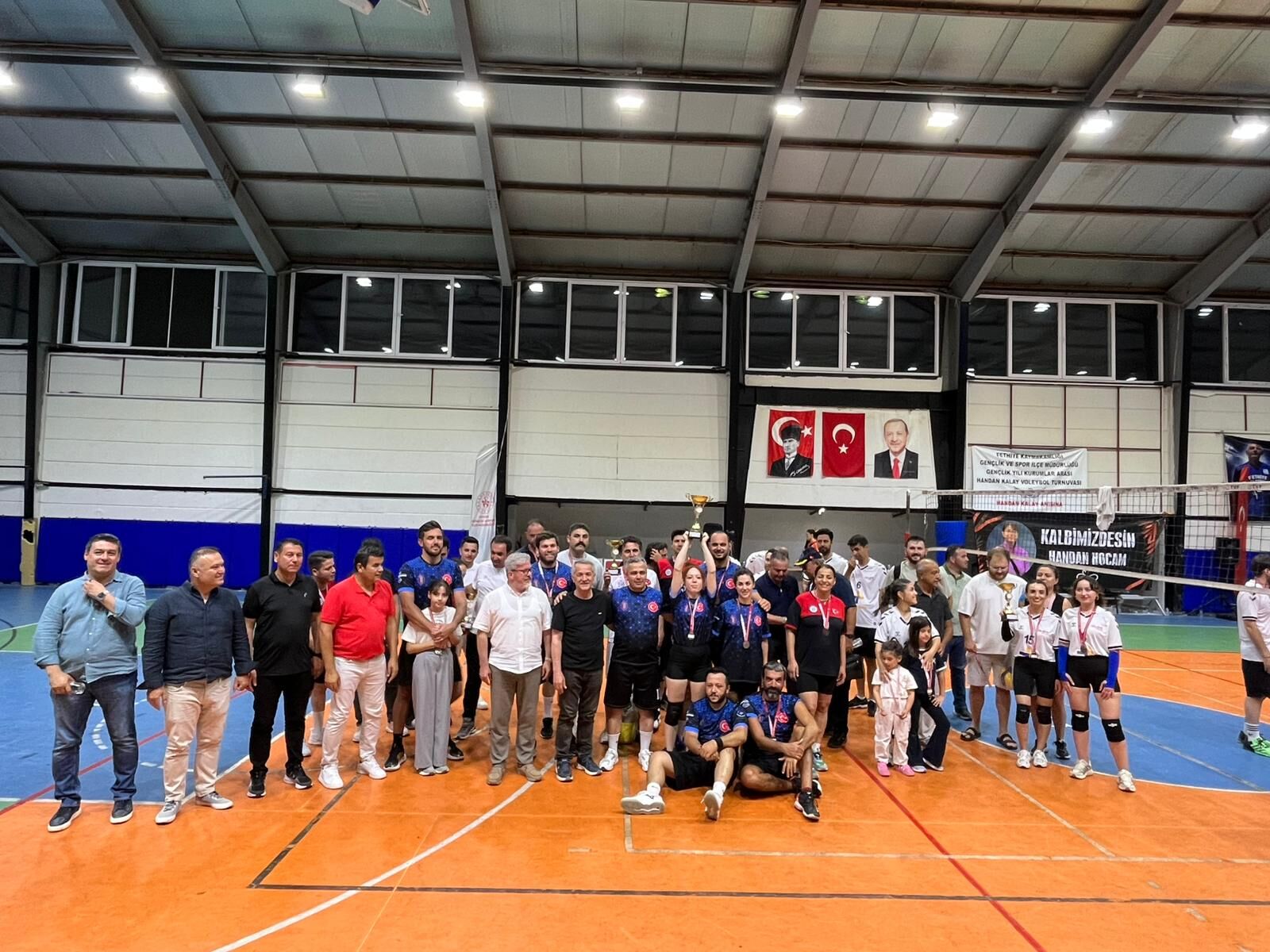 Fethiye Esnaf Odası, Voleybolda Şampiyon Oldu