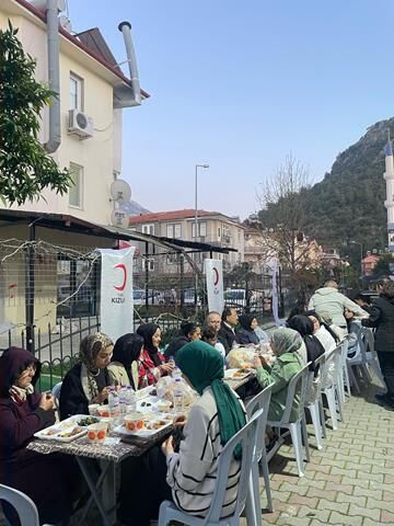 Fethiye Güç Birliği Çalışanları ve Kızılay Gönüllüleri İftarda Buluştu