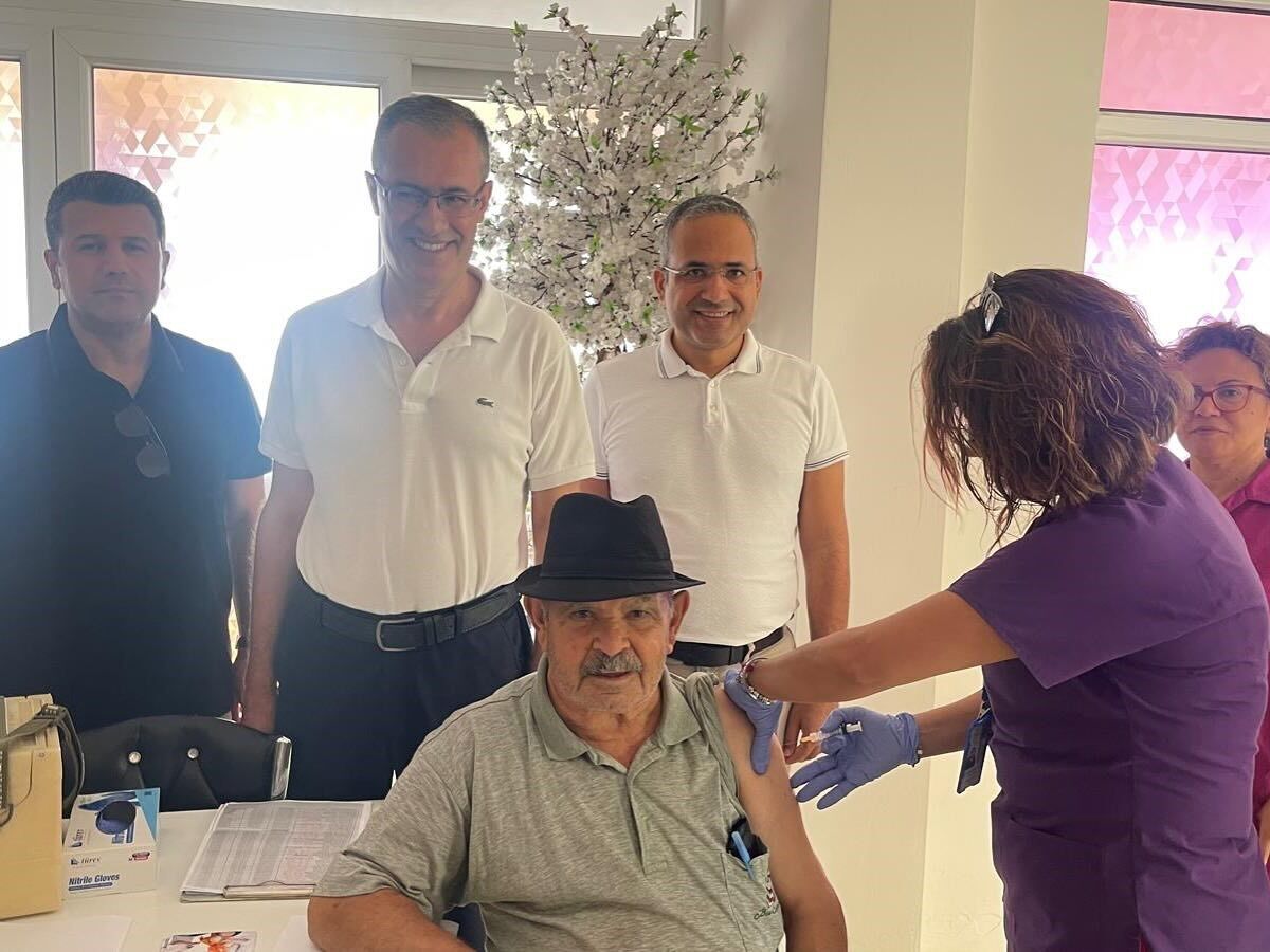 Fethiye Huzurevi’nde Halk Sağlığı Haftasında Aşı Programı Düzenlendi
