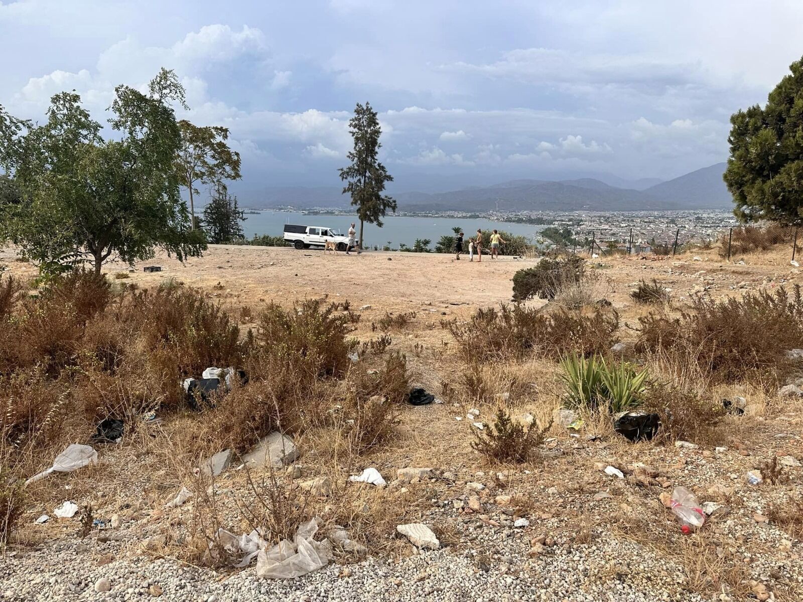 Fethiye Kalesi'nin Etrafındaki Çevre Kirliliği Tepki Çekti