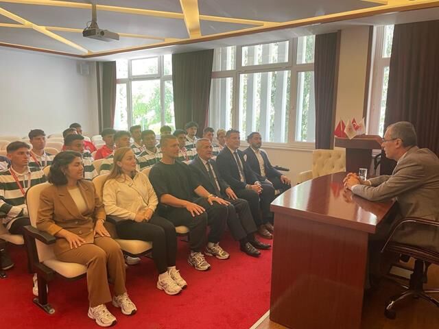 Fethiye Kaymakamı Ertaş'tan Türkiye İkincisi Takıma Tebrik