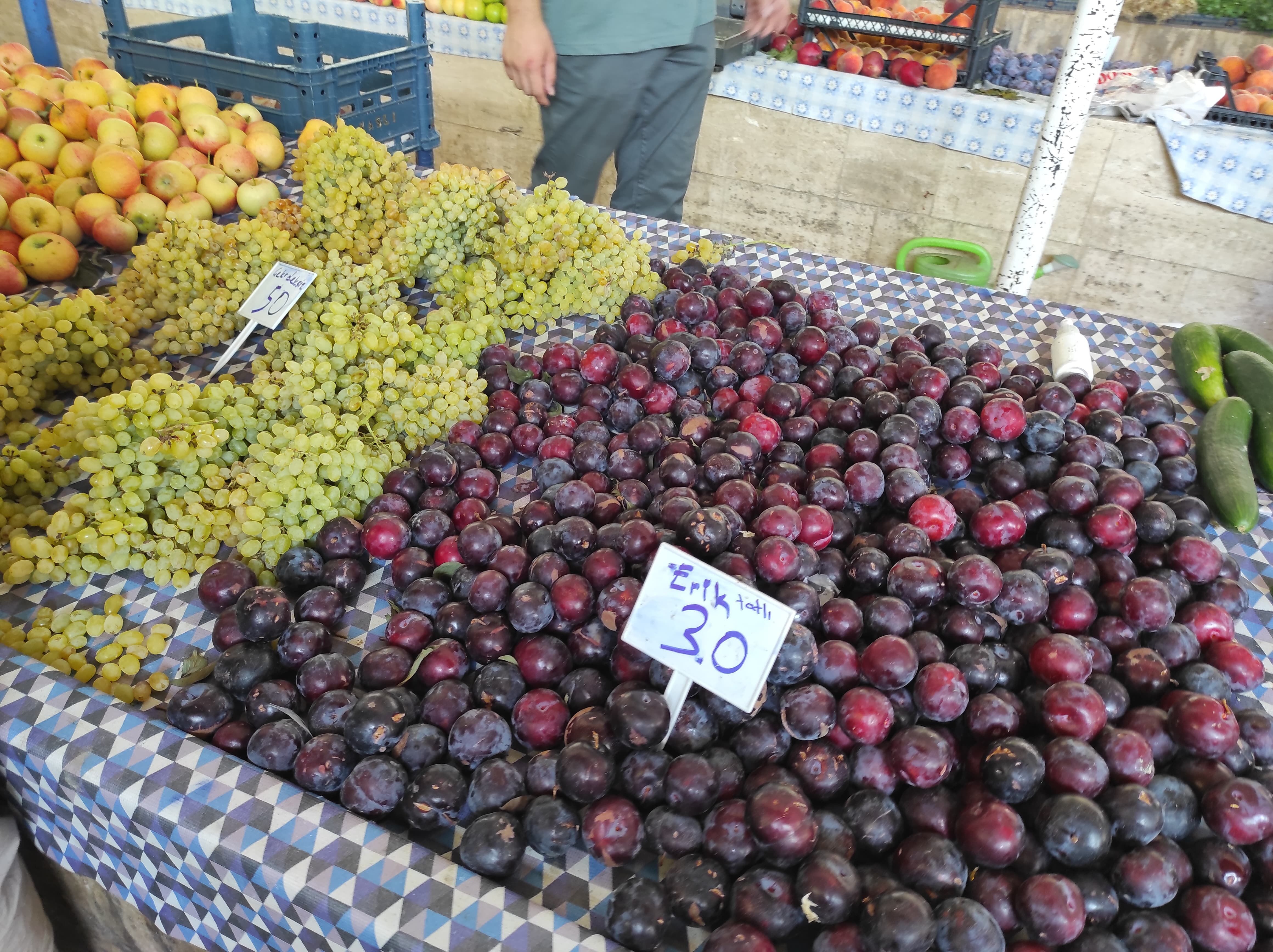 Fethiye Salı Pazarı Akşam Saatlerinde Hareketlendi