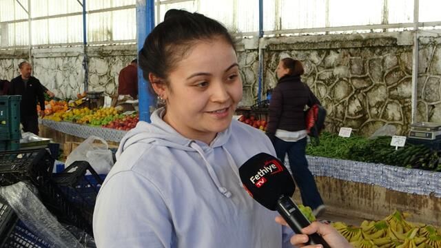 Fethiye Salı Pazarında Bahar Hareketliliği