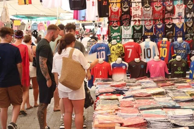 Fethiye Salı Pazarı’nda Kalabalık Var, Satış Yok