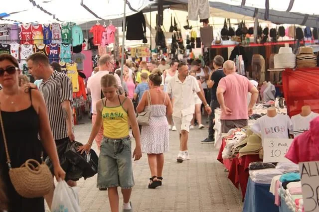 Fethiye Salı Pazarı’nda Kalabalık Var, Satış Yok
