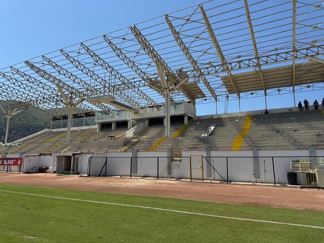 Fethiye Şehir Stadı Betonarme Tribününde Yıkım Başladı
