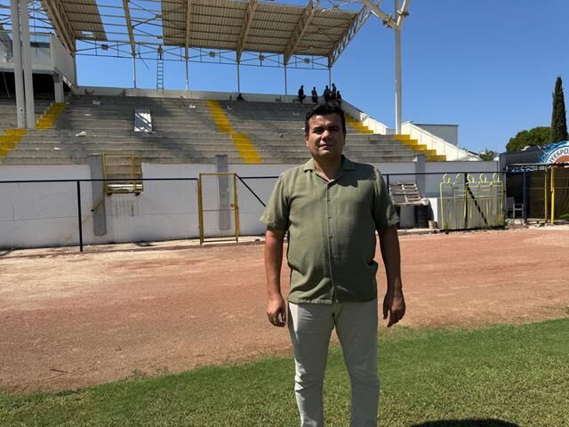 Fethiye Şehir Stadı Betonarme Tribününde Yıkım Başladı