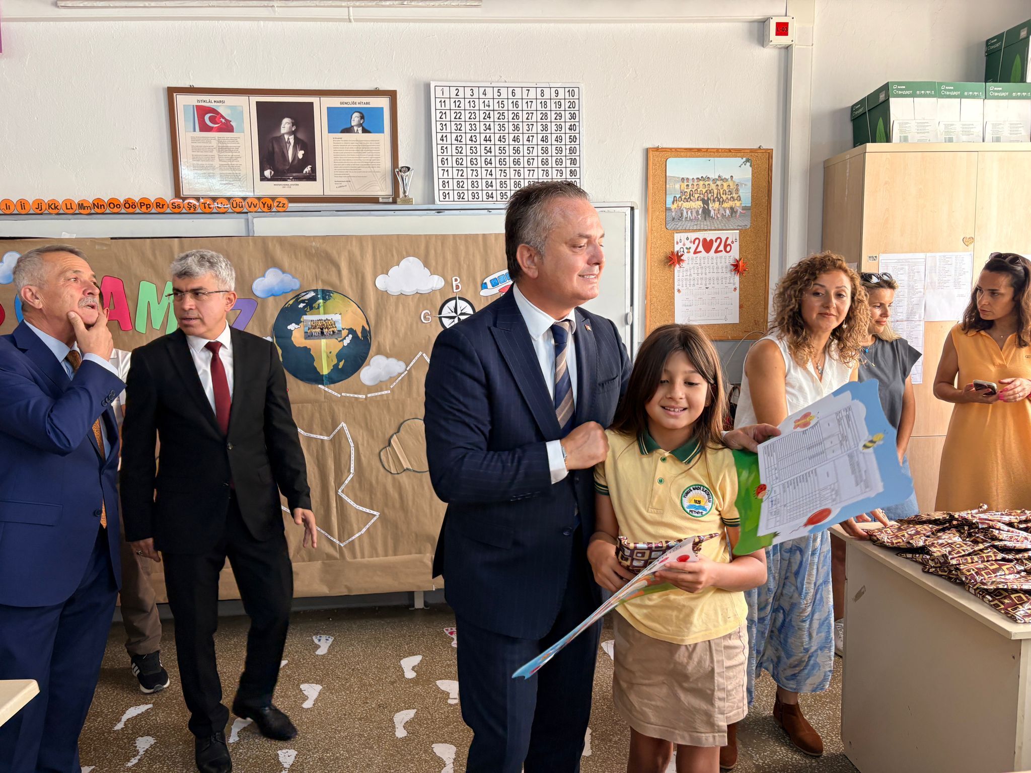 Kaymakam Akkaya, Öğrencilerin Karne Sevincine Ortak Oldu