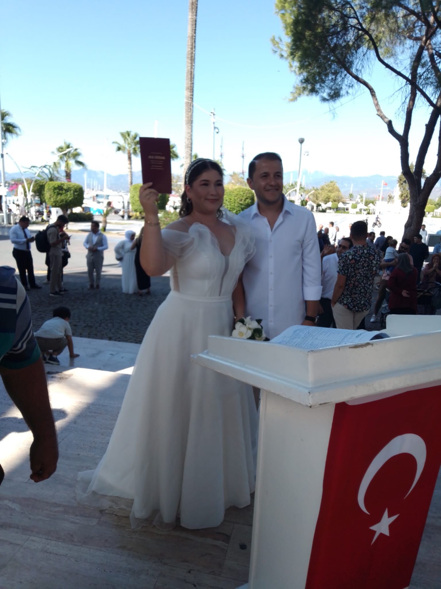 Fethiye'de '10.10.2024' Nikah Çılgınlığı