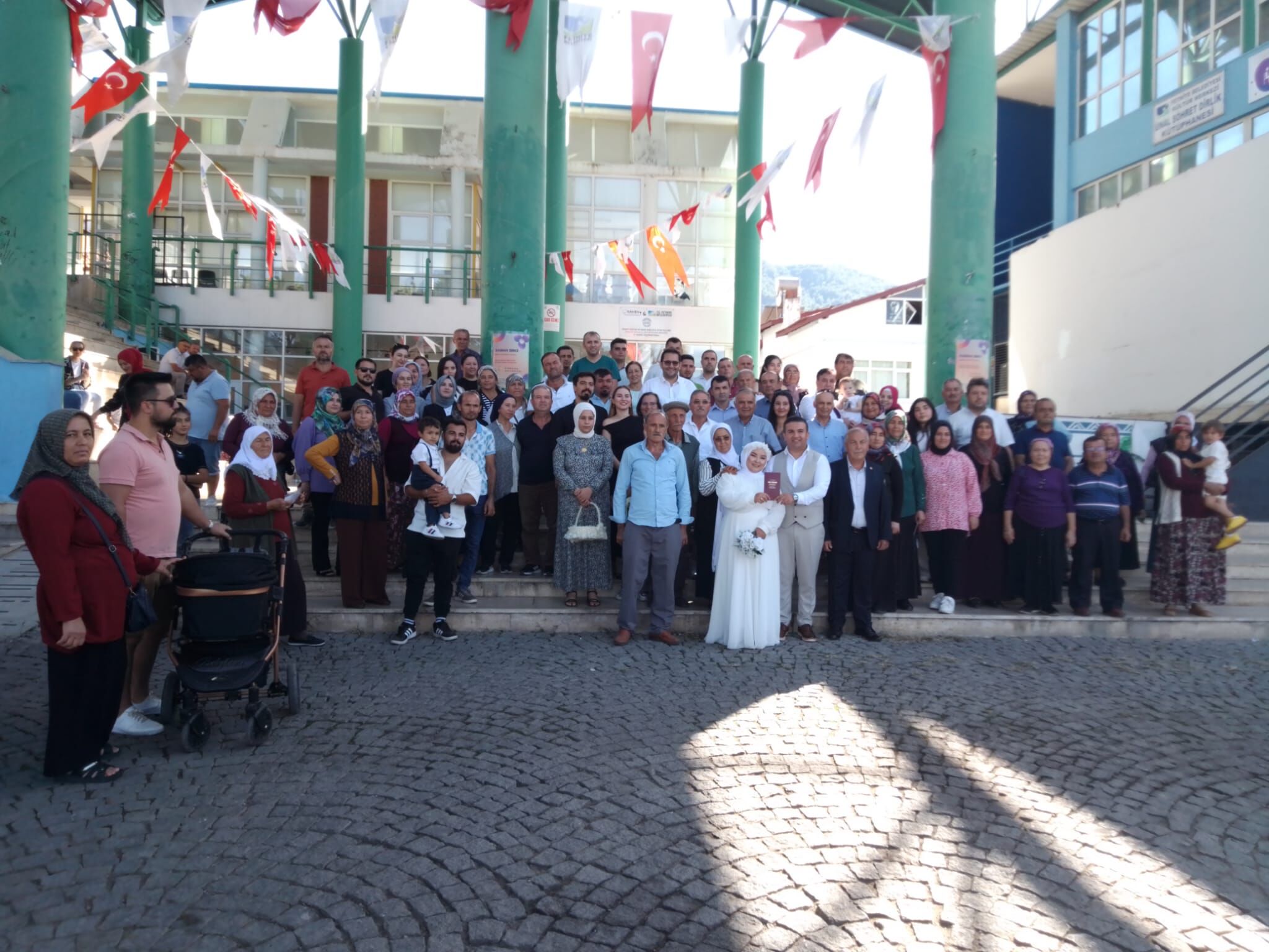 Fethiye'de '10.10.2024' Nikah Çılgınlığı
