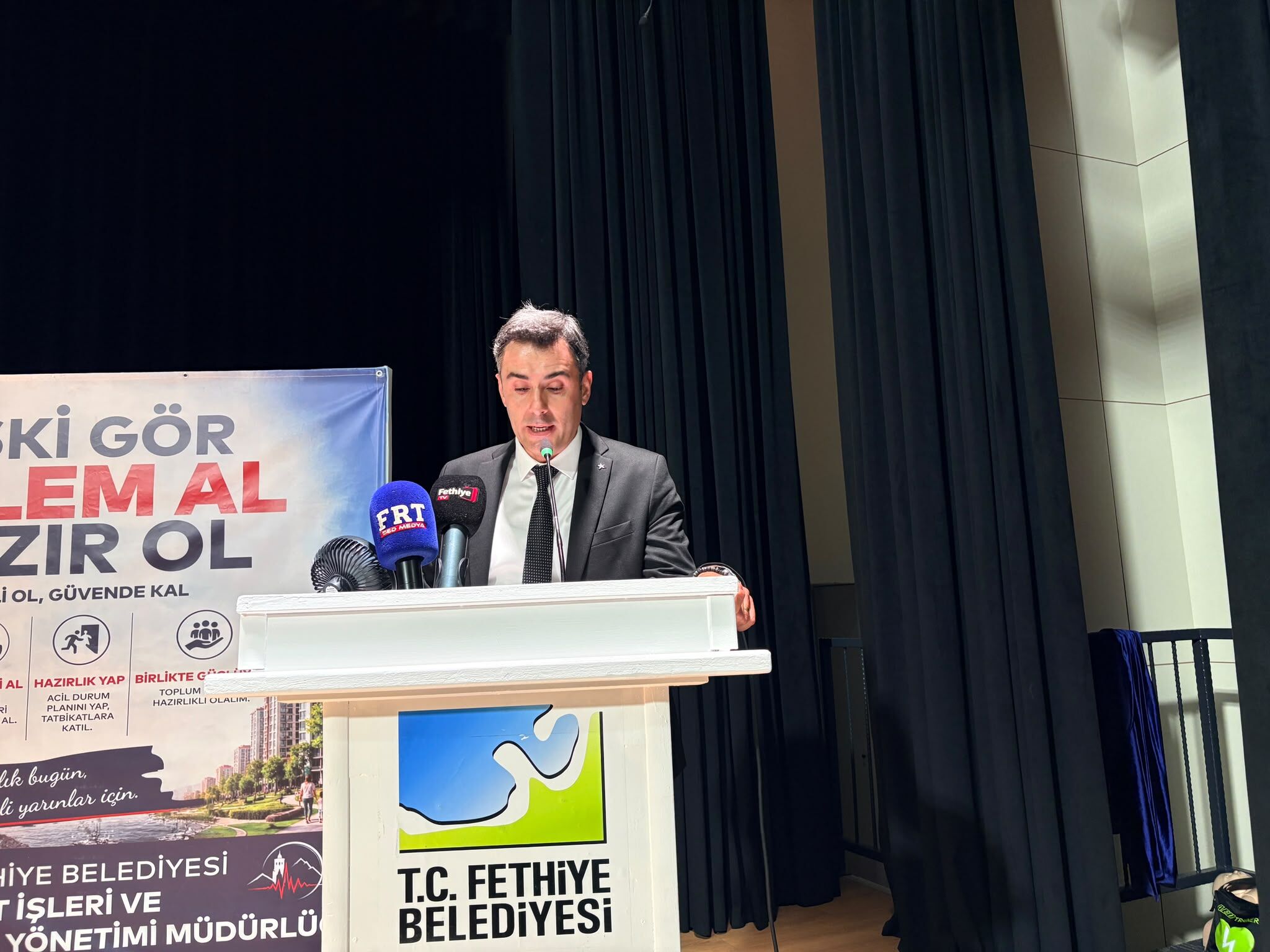 Fethiye’de 17 Ağustos Depremi Anma Programı Düzenlendi