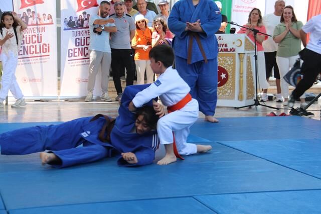 Fethiye’de 19 Mayıs Coşkusu Tören ve Etkinliklerle Kutlandı