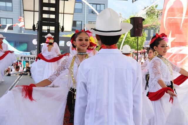Fethiye'de 23 Nisan Kortej Ve Şöleni Büyük İlgi Gördü