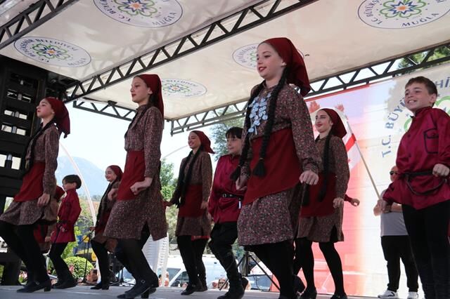 Fethiye'de 23 Nisan Kortej Ve Şöleni Büyük İlgi Gördü
