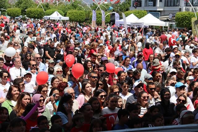 Fethiye'de 23 Nisan Kortej Ve Şöleni Büyük İlgi Gördü