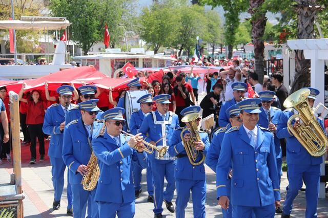 Fethiye'de 23 Nisan Kortej Ve Şöleni Büyük İlgi Gördü