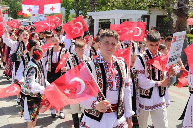 Fethiye'de 23 Nisan Kortej Ve Şöleni Büyük İlgi Gördü