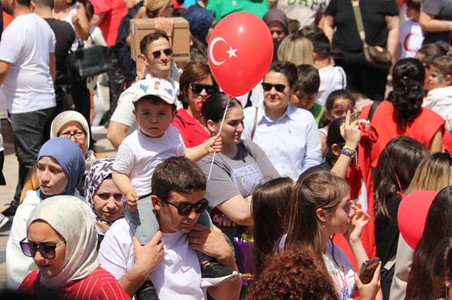 Fethiye'de 23 Nisan Kortej Ve Şöleni Büyük İlgi Gördü