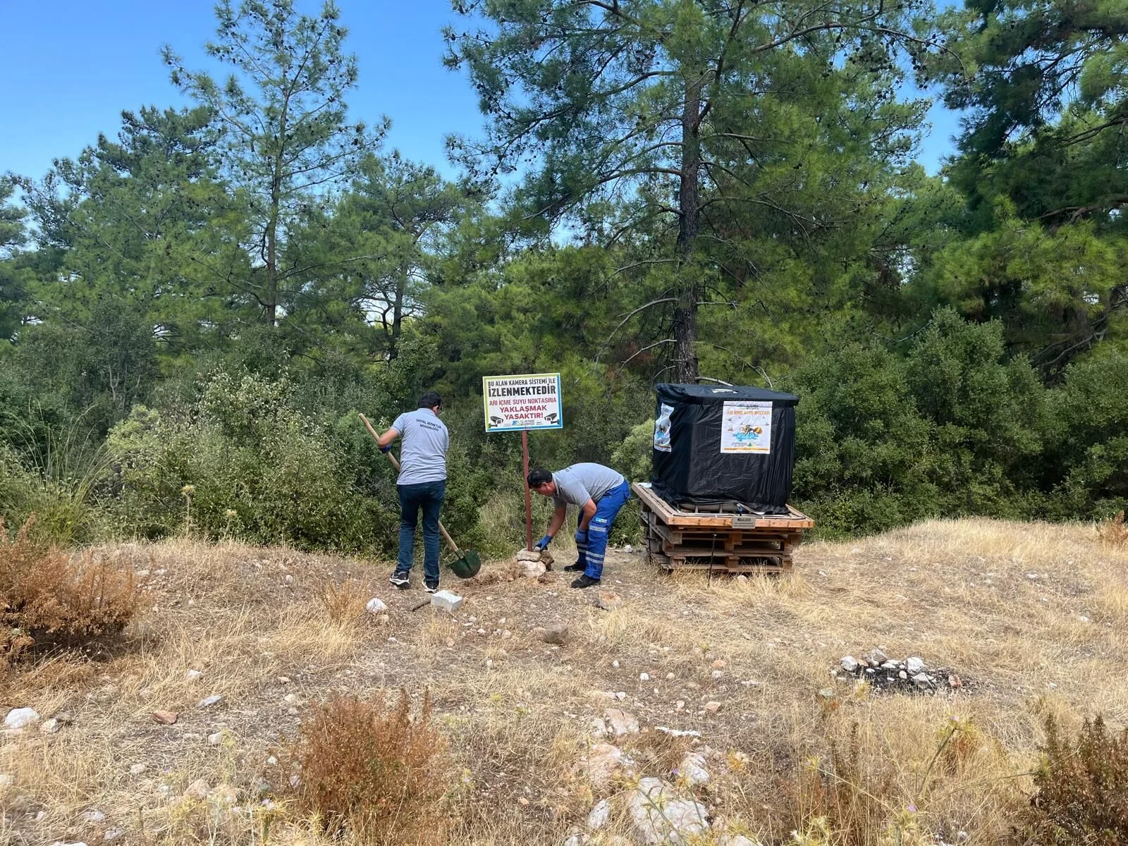 Fethiye’de Arılar İçin Su Noktaları Yeni Sezona Hazır