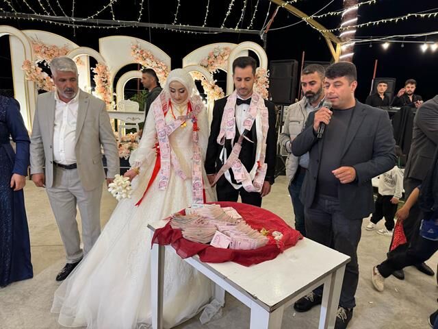 Fethiye’de Aşiret Düğününde 2 Milyon TL’lik Takı Toplandı
