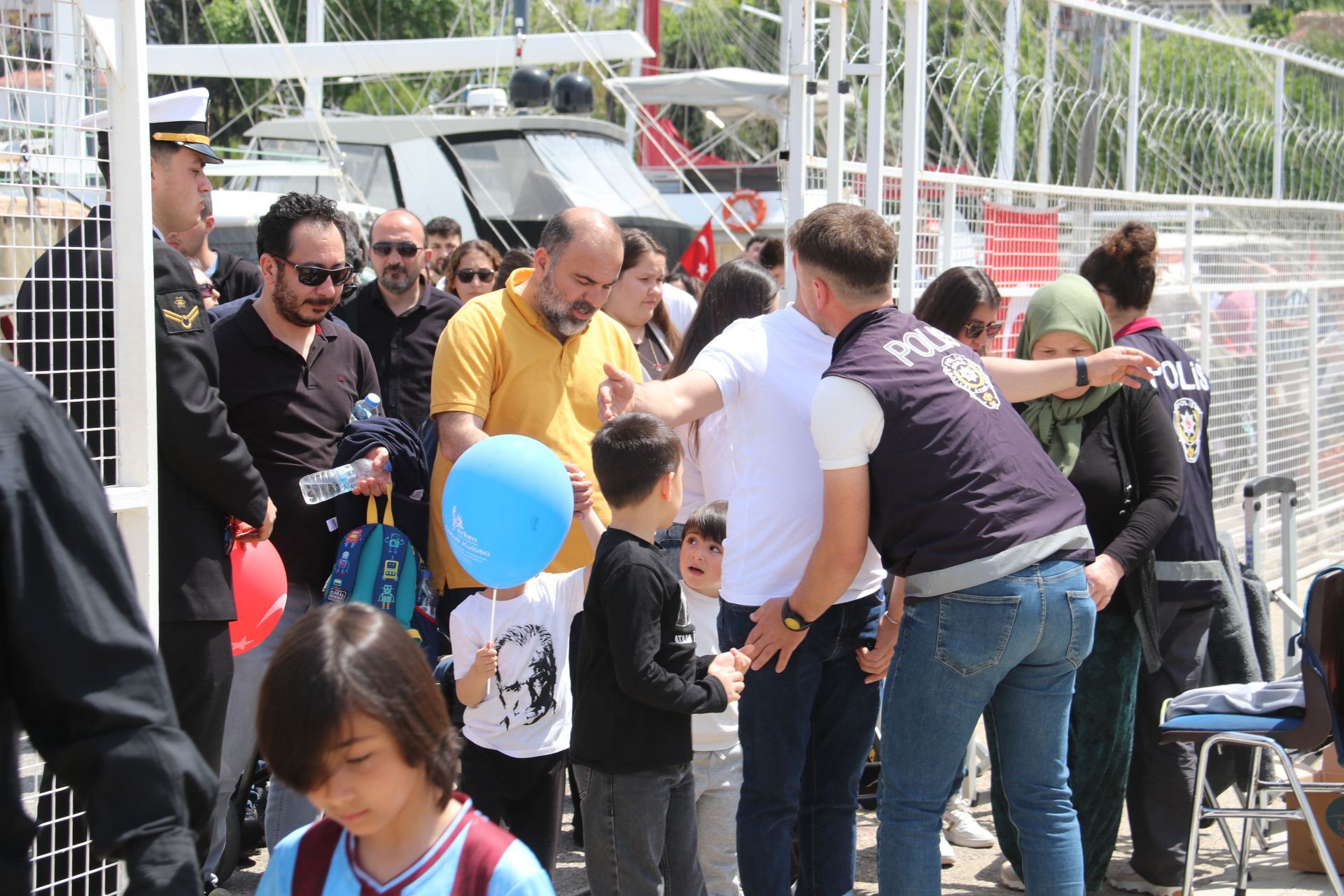 Fethiye’de Askeri Gemiler Ziyarete Açıldı