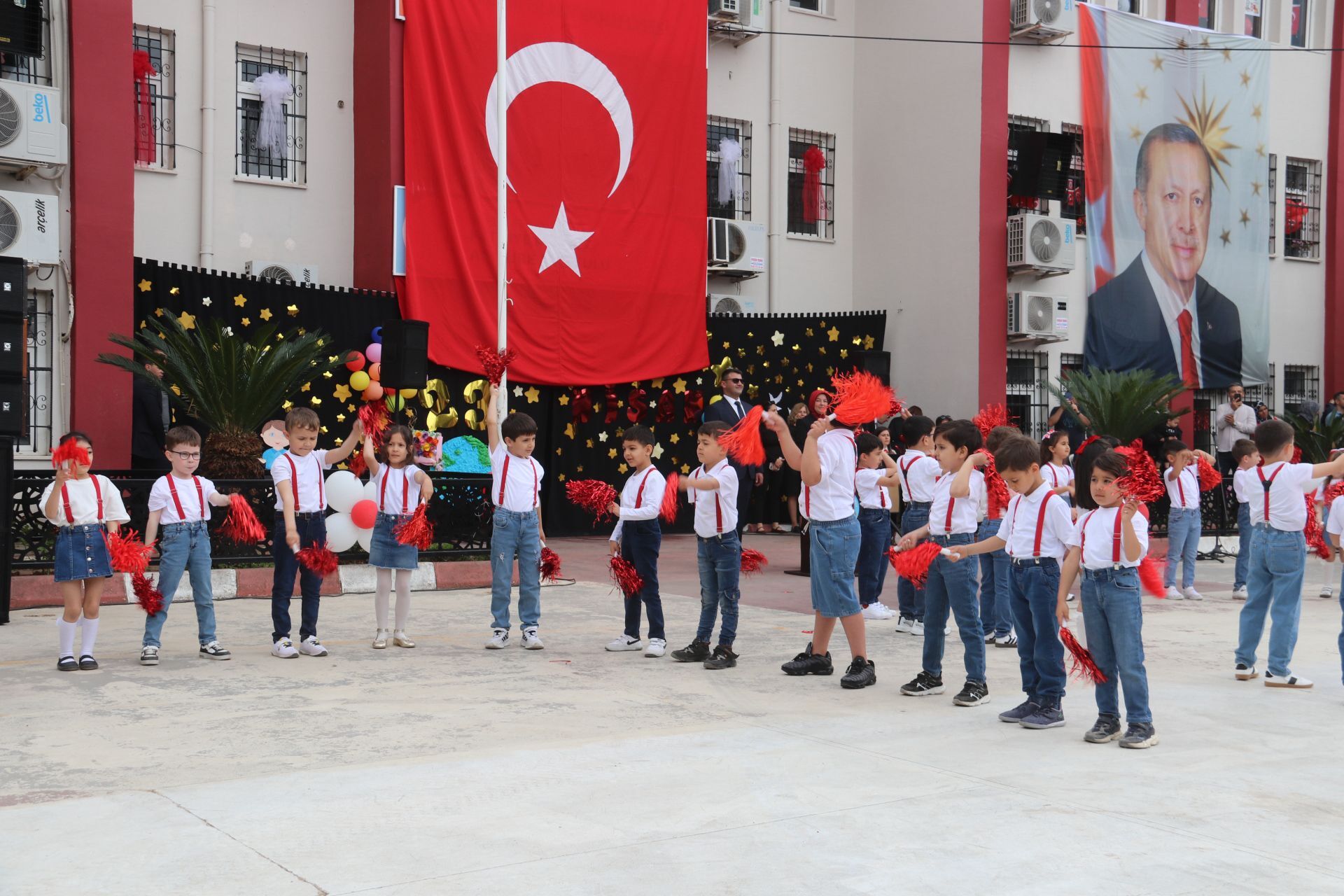 Fethiye’de Atatürk İlkokulu’nda Anlamlı 23 Nisan Kutlaması