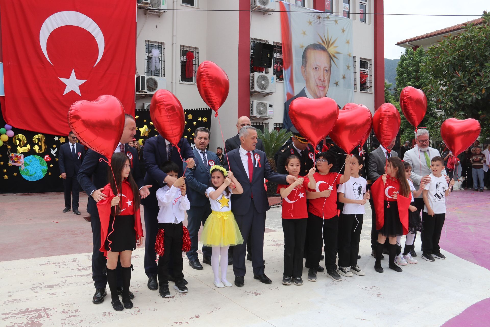 Fethiye’de Atatürk İlkokulu’nda Anlamlı 23 Nisan Kutlaması