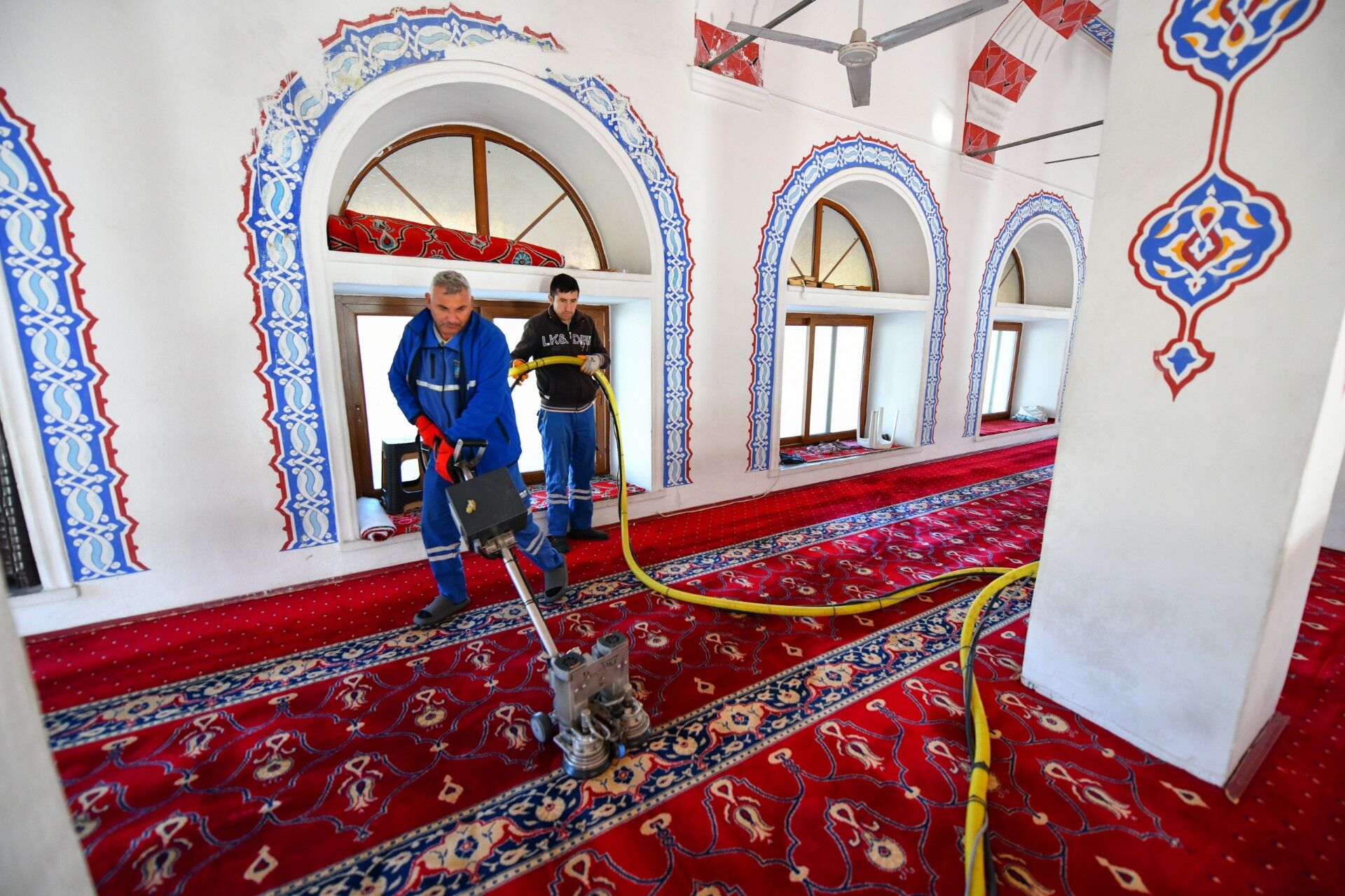 Fethiye’de Camiler Temizlenmeye Başlandı
