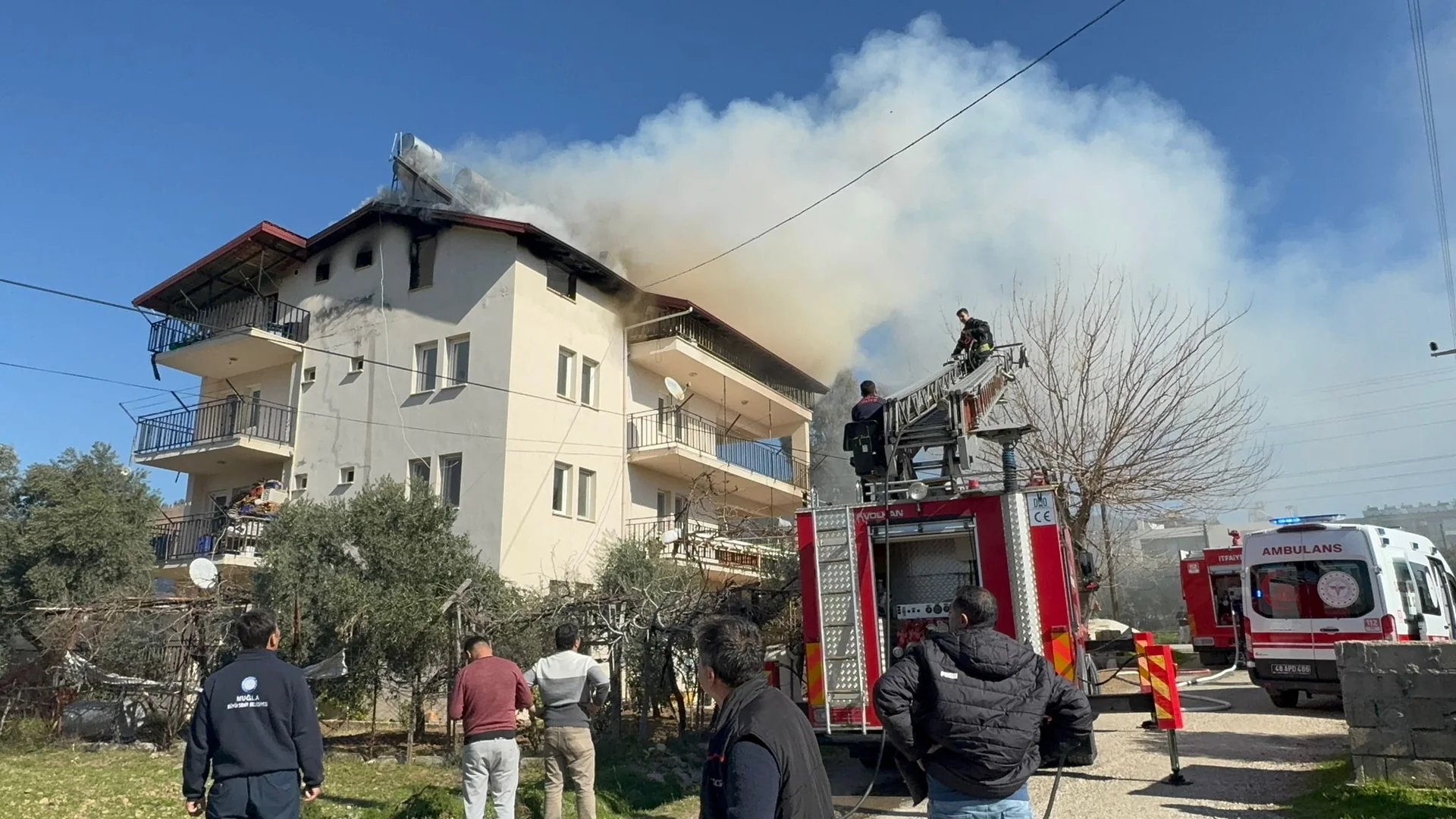 Fethiye’de Çatı Katında Yangın