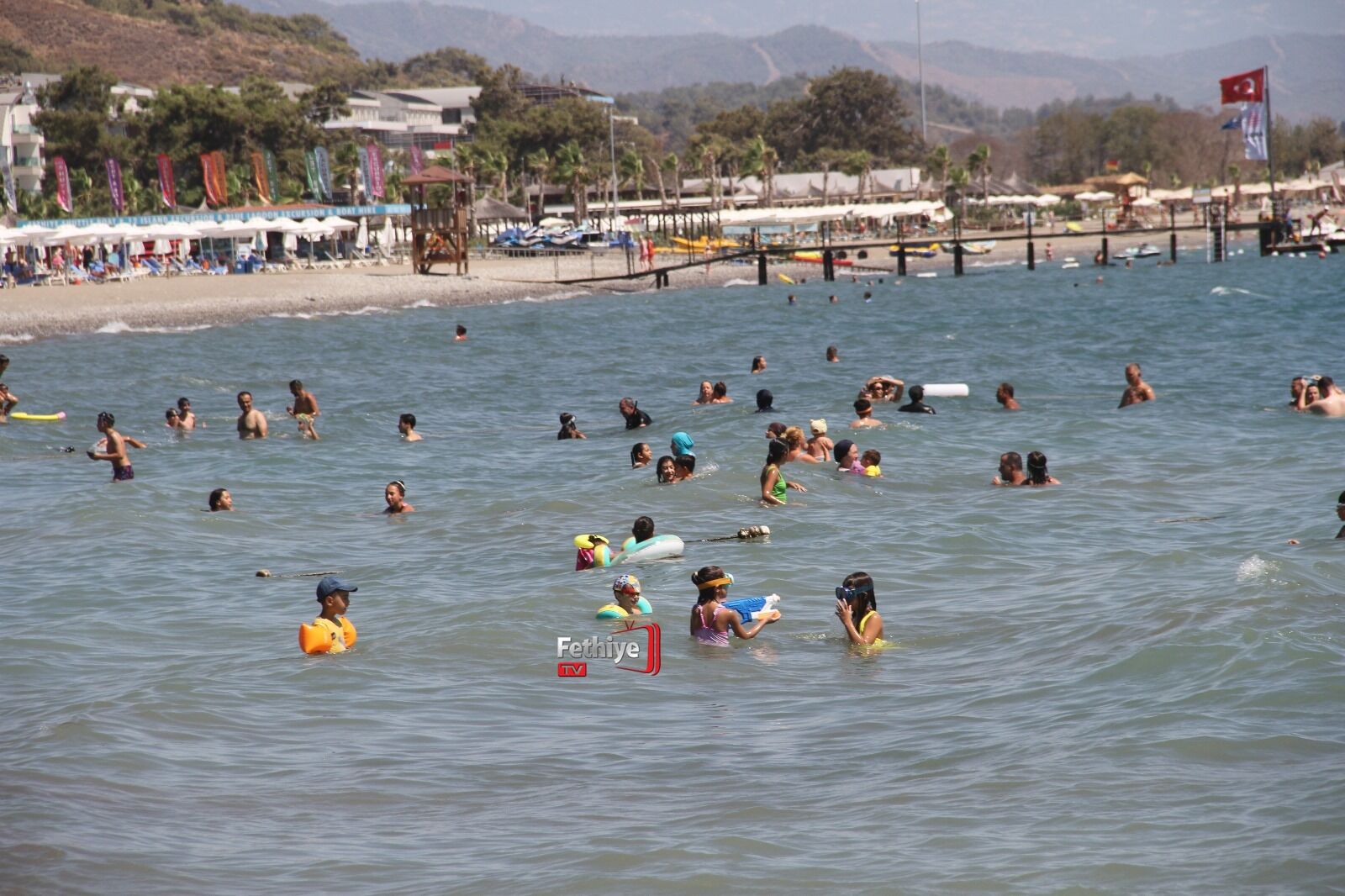 Fethiye'de Cebini Düşünen Akmaz Plajı’na Gidiyor
